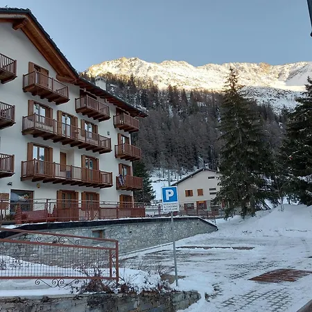 Trilocale Belvedere Ad Uso Turistico - Vda - - Cir 0068